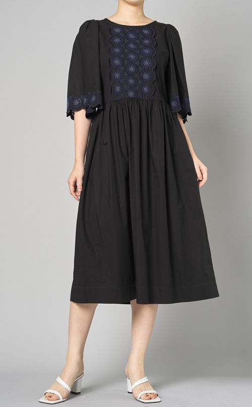 エンブロイダリーワンピース