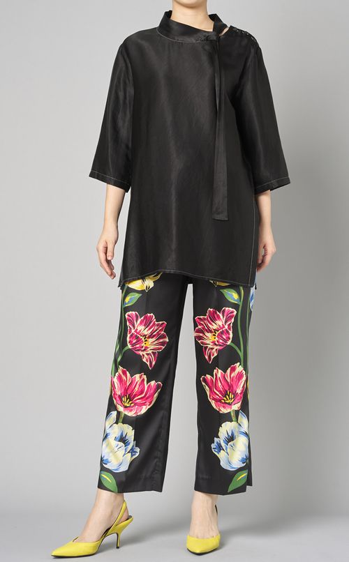 ボウタイロングブラウス