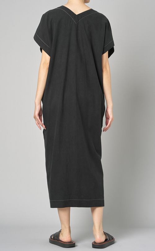 Vネックサイドスリットワンピース