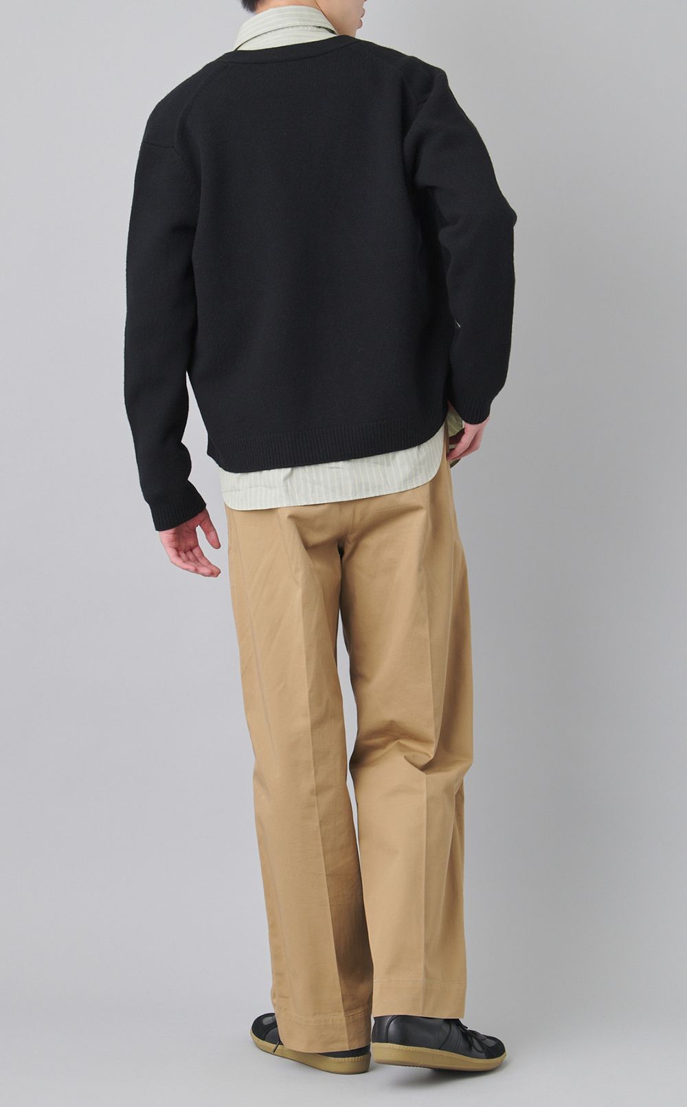 Vネックメリノカーディガン