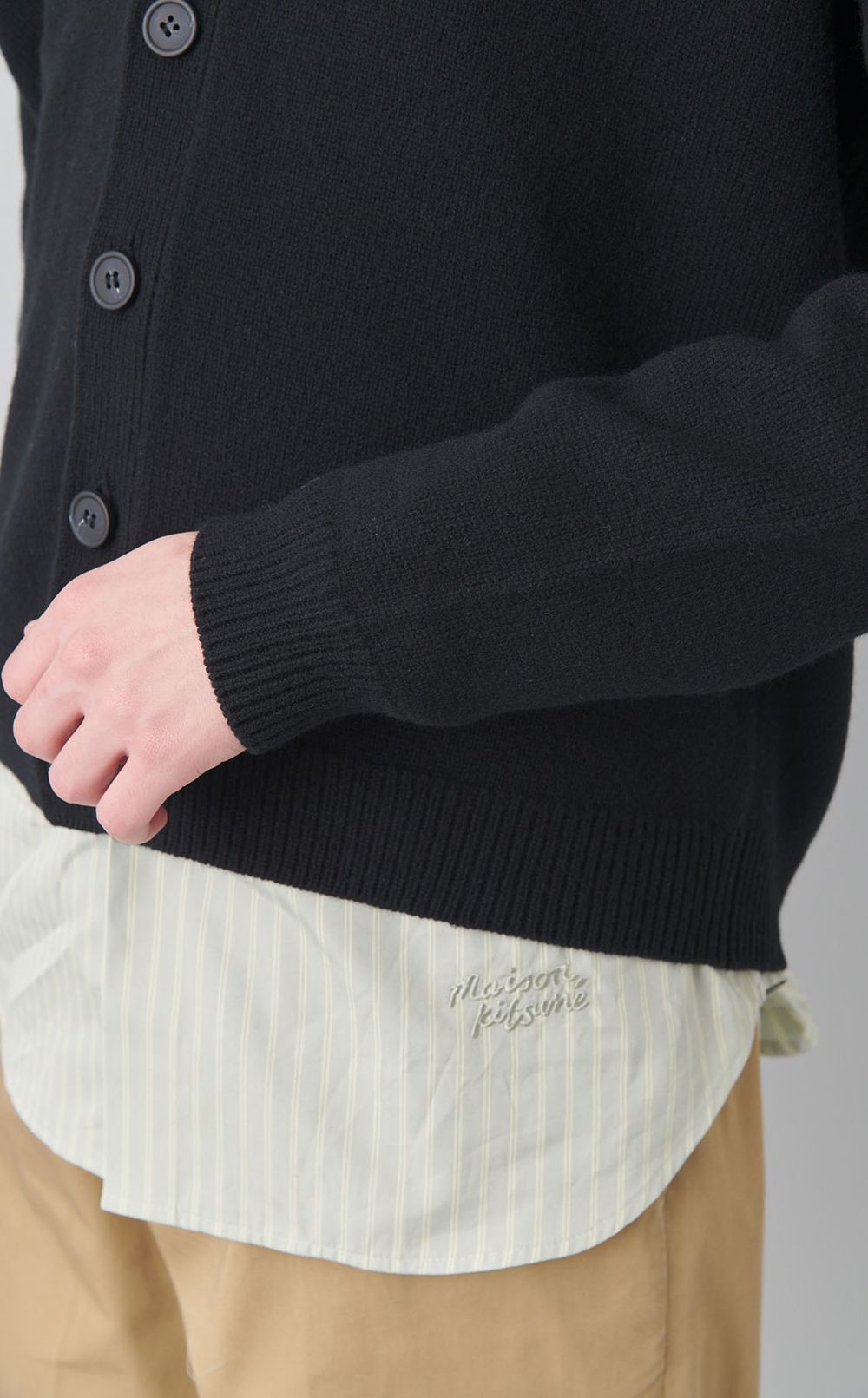 Vネックメリノカーディガン