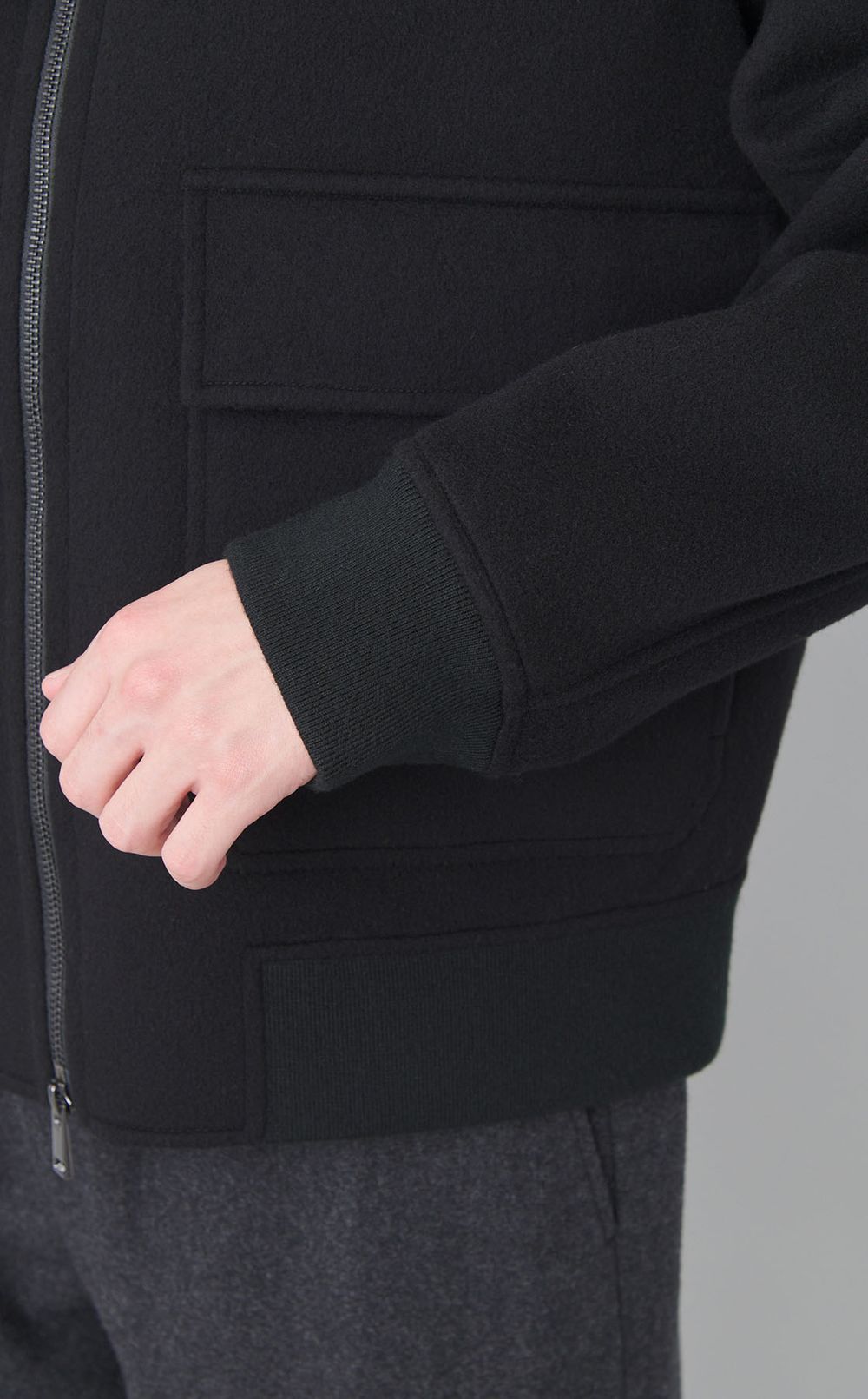 ニューディバイドブルゾン