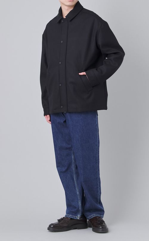 ストレートデニムパンツ