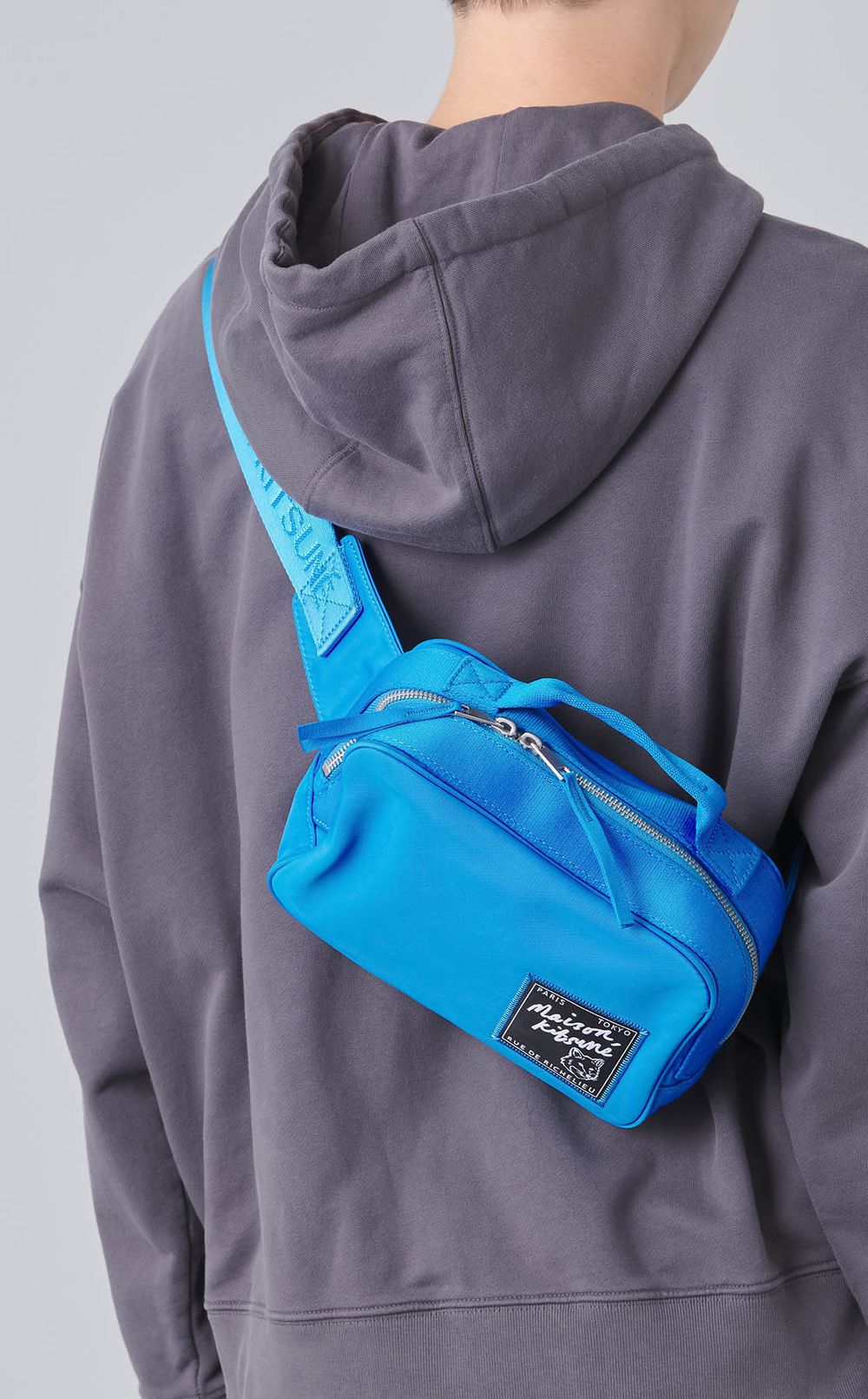 ナイロントラベラーバッグ