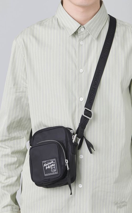 クロスボディポーチ