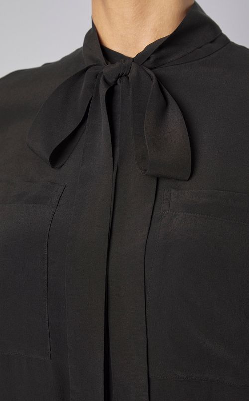 シルクスタンドカラーブラウス