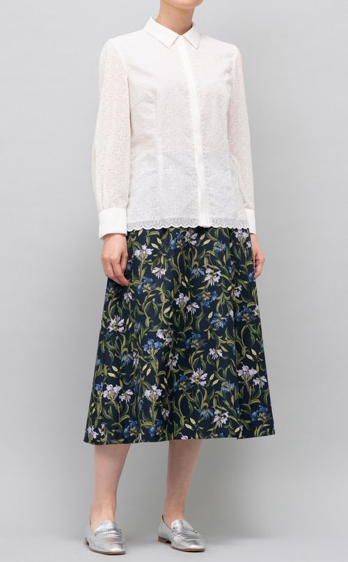 サテンシャツブラウス