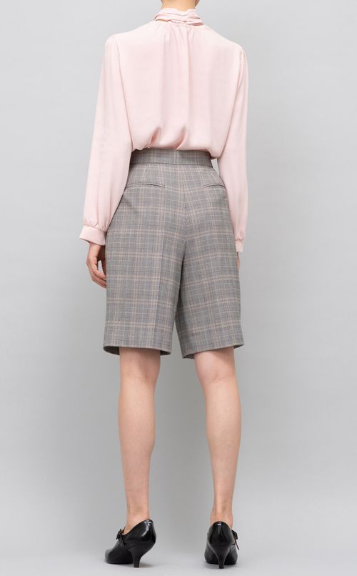 フロントタックショートパンツ