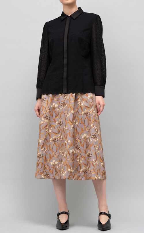 サテンシャツブラウス