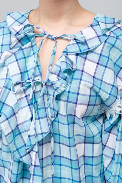 ショート丈フリルブラウス