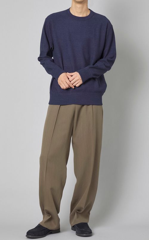 クルーネックニット