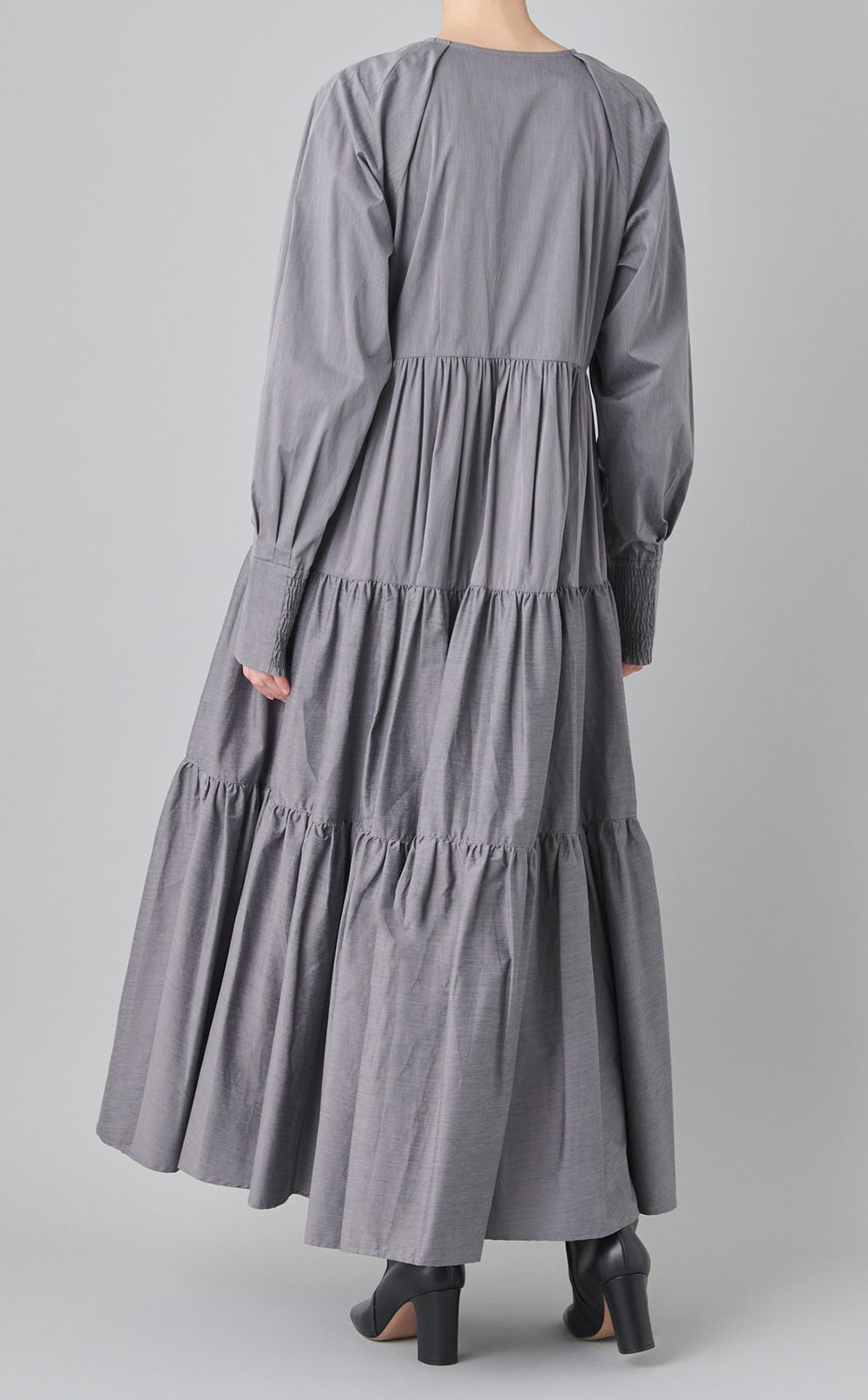 ギャザーティアードロングワンピース