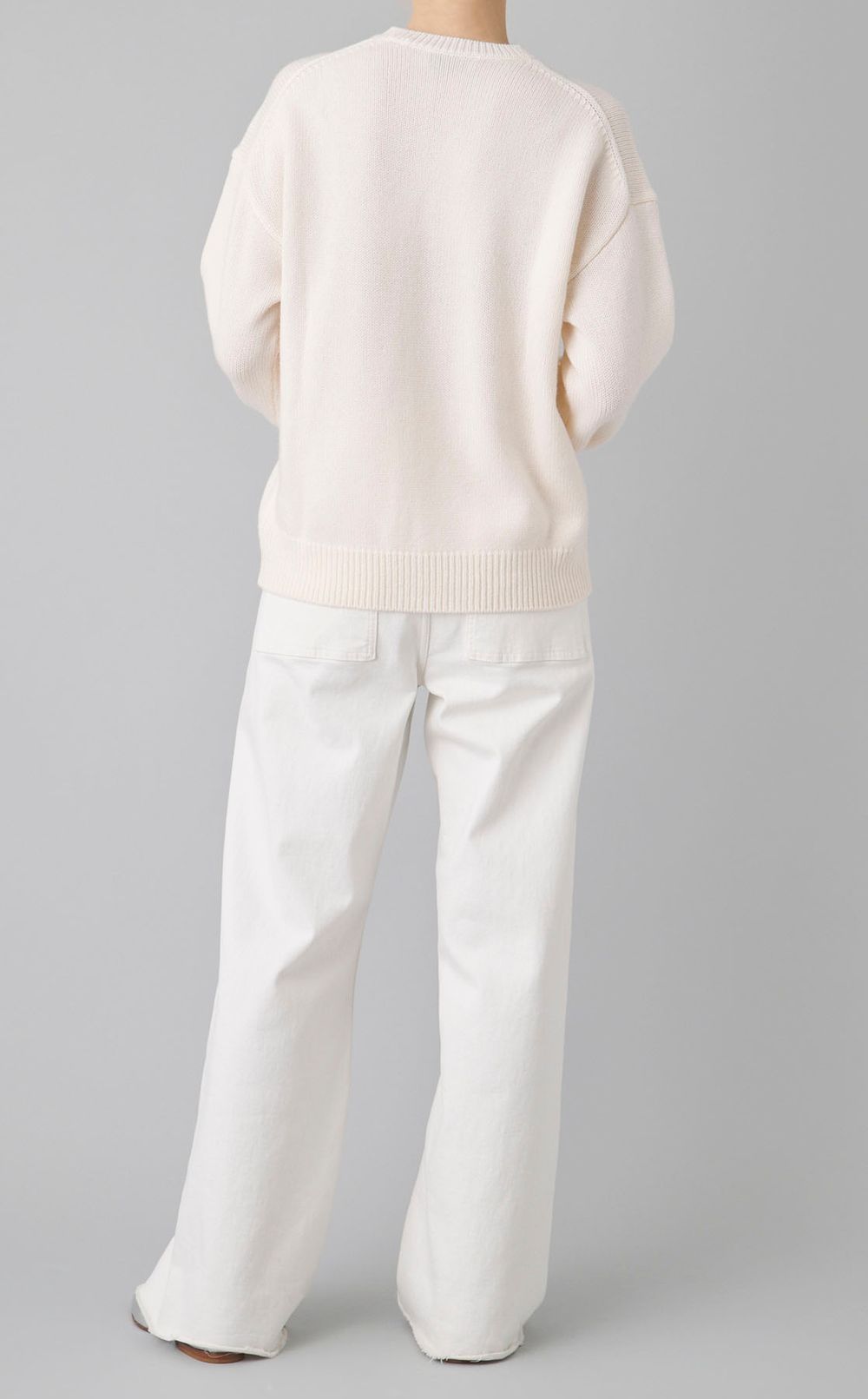 ロゴモチーフニット