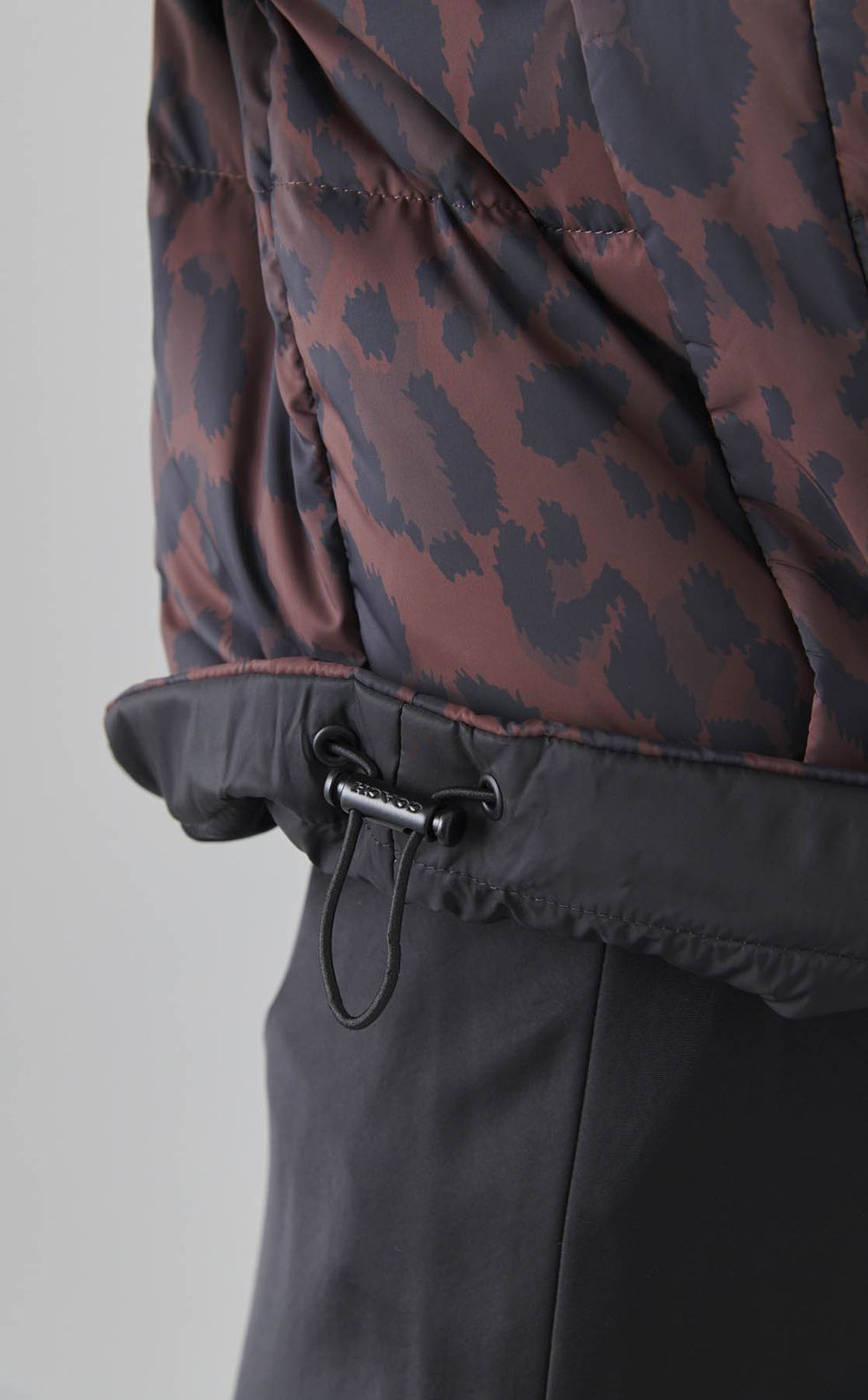 レオパードリバーシブル中綿ダウン