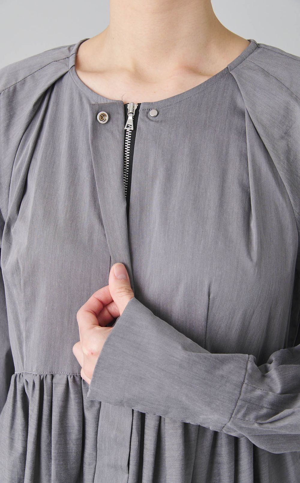 ギャザーティアードロングワンピース