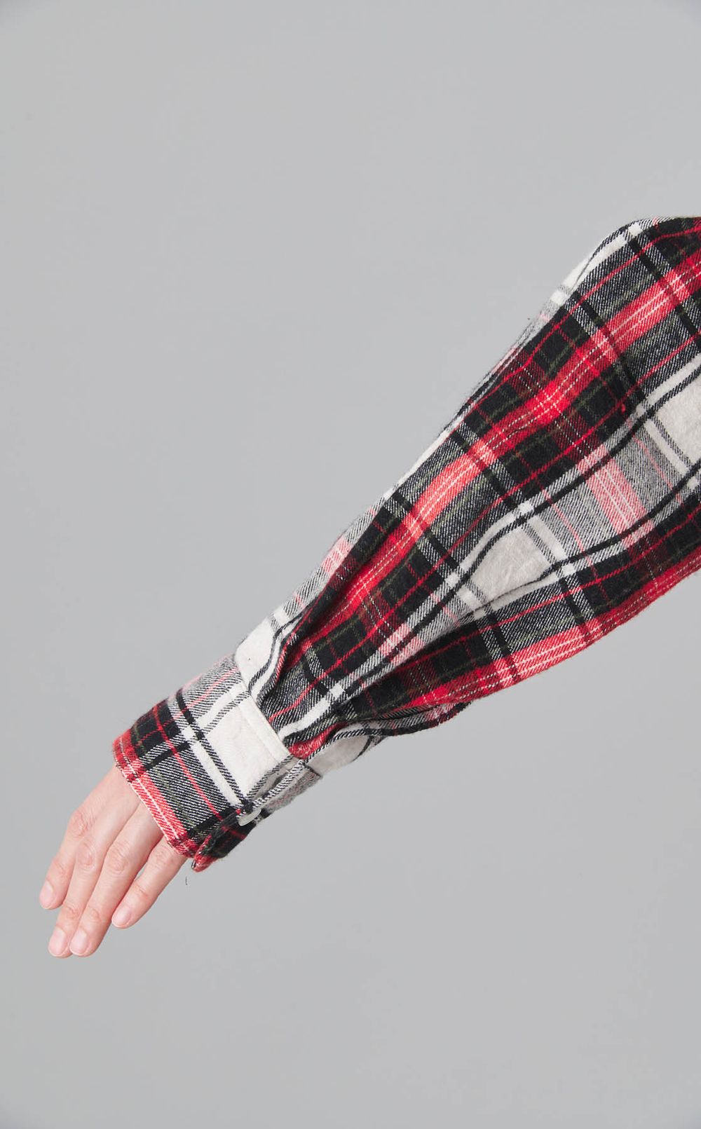 チェックスカーフ付きハイネックシャツ