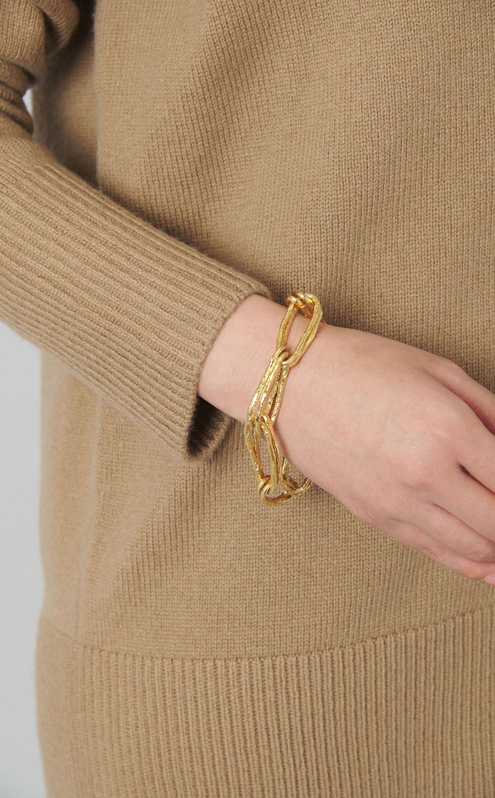 ゴールドカラーチェーンブレスレット