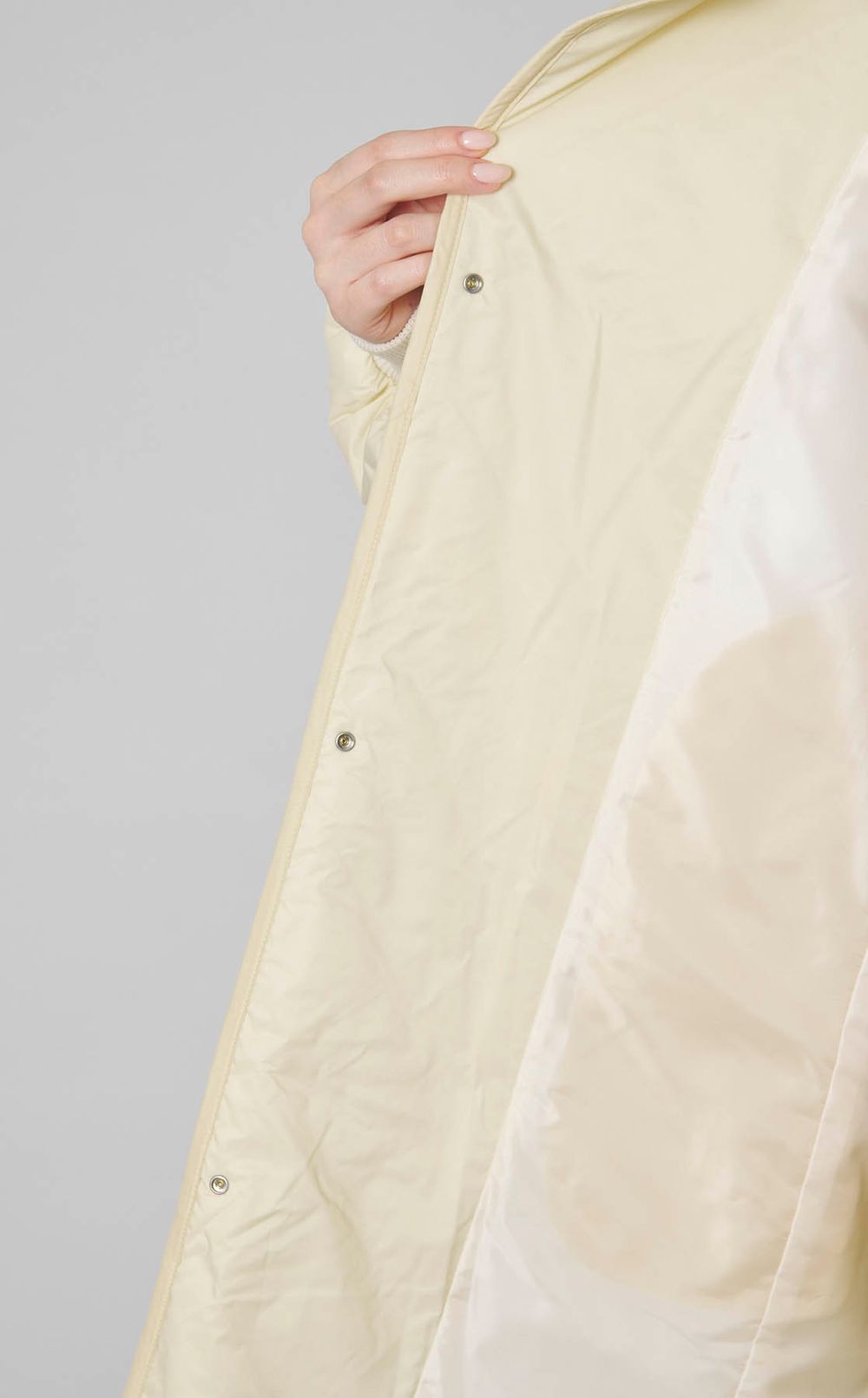 スタンドネックキルティングコート