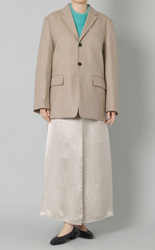 サテントラペーズラインスカート