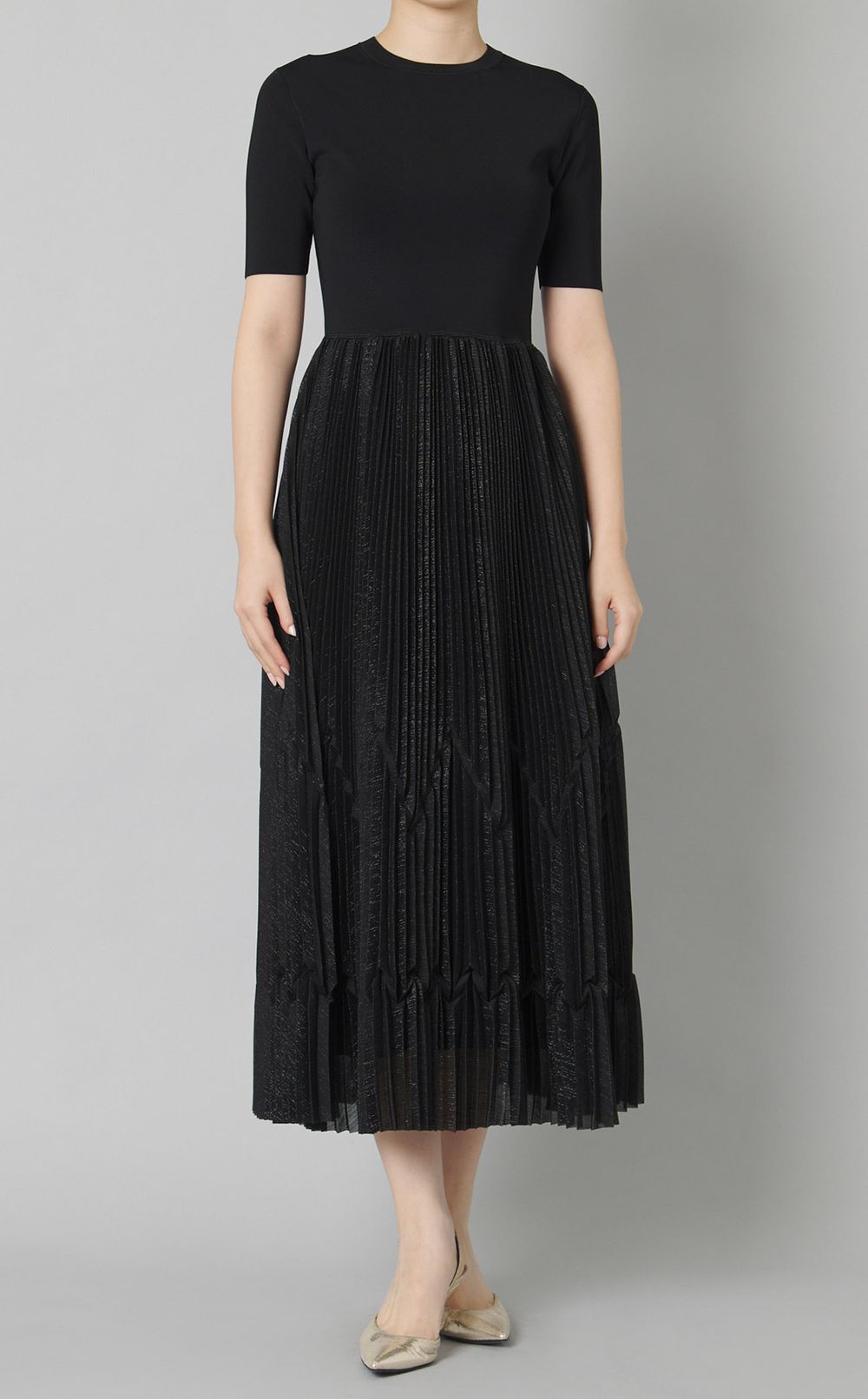 プリーツコンビニットワンピース