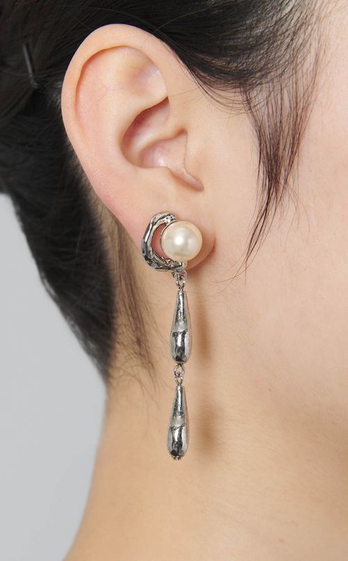 しずくパールイヤリング