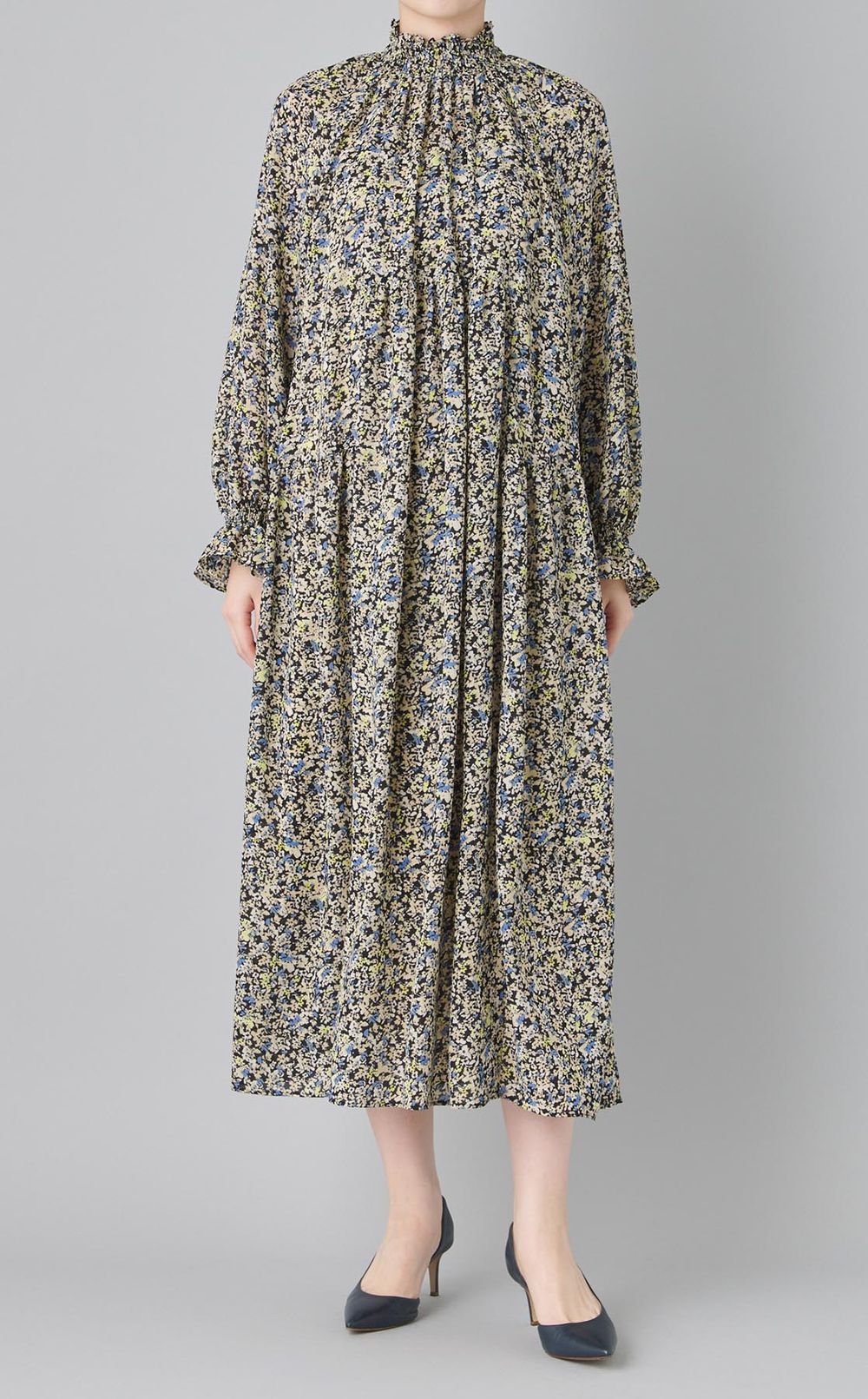 フラワープリントシャーリングワンピース