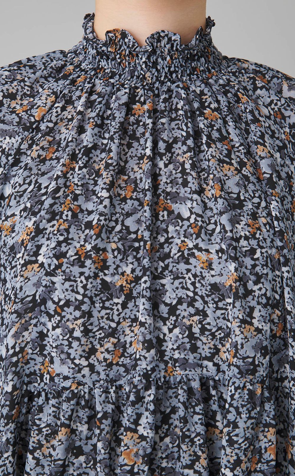 フラワープリントシャーリングワンピース