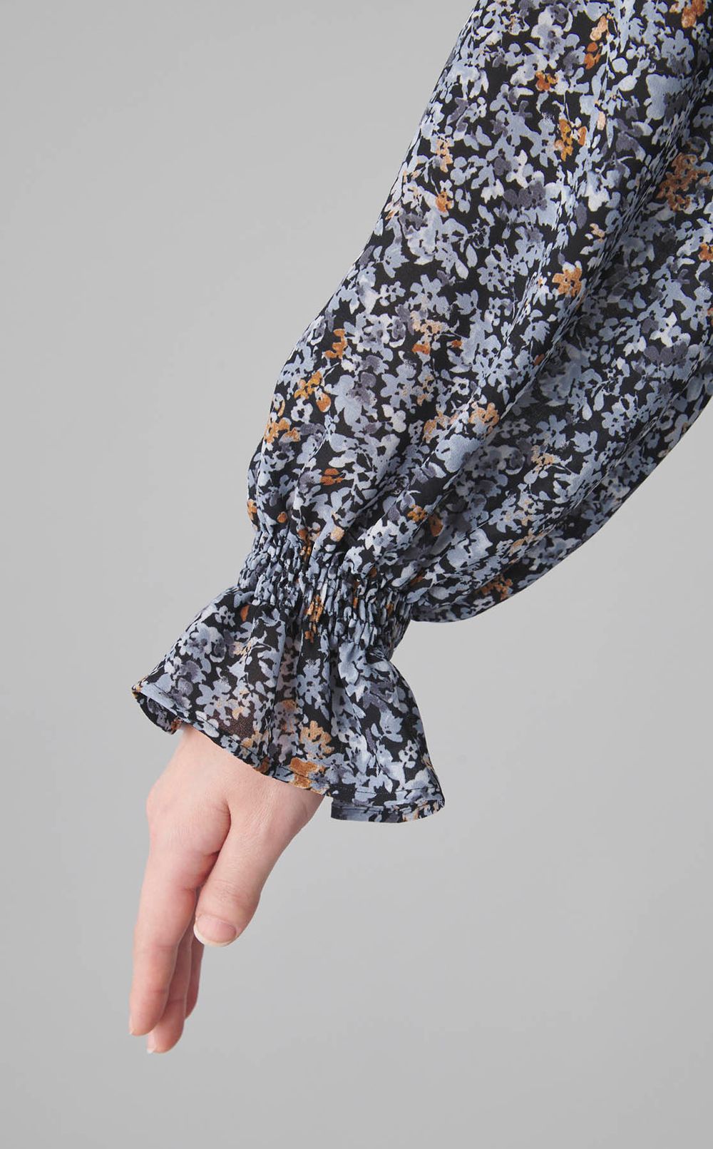 フラワープリントシャーリングワンピース