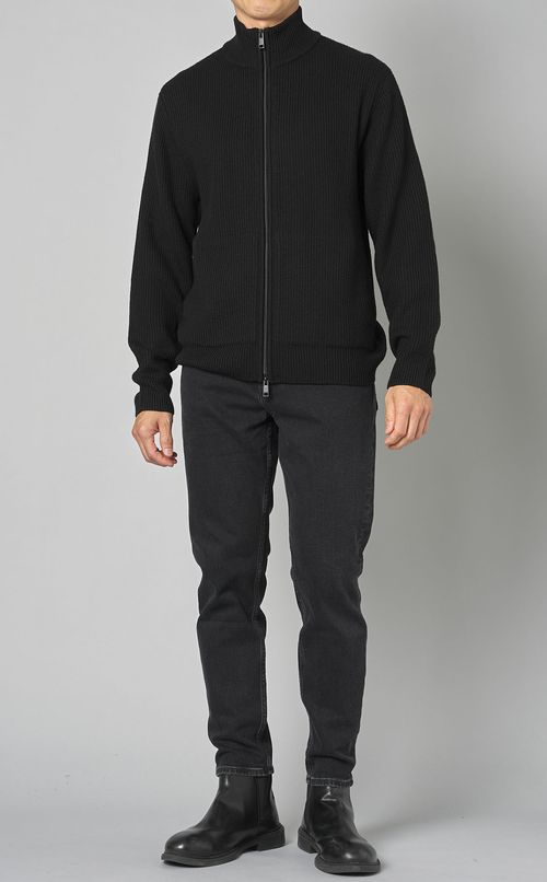 テーパードクロップドデニムパンツ