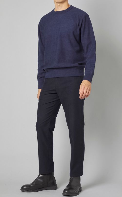 クルーネックニット