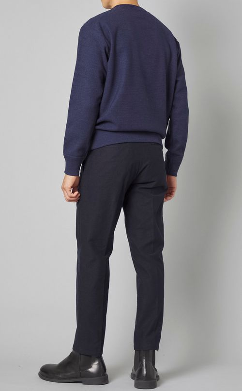 クルーネックニット