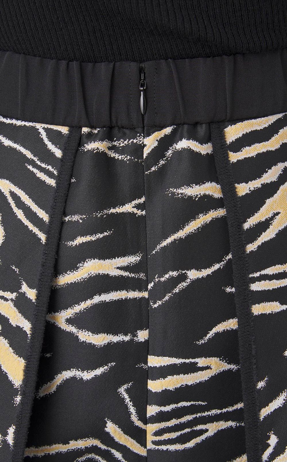 ゼブラジャガードフレアスカート