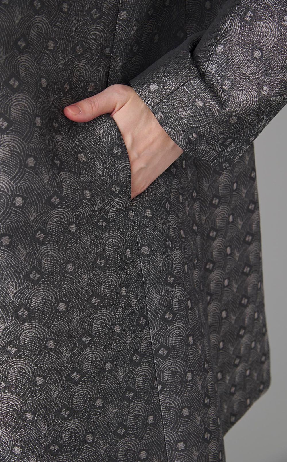 ジャガードノーカラーコート