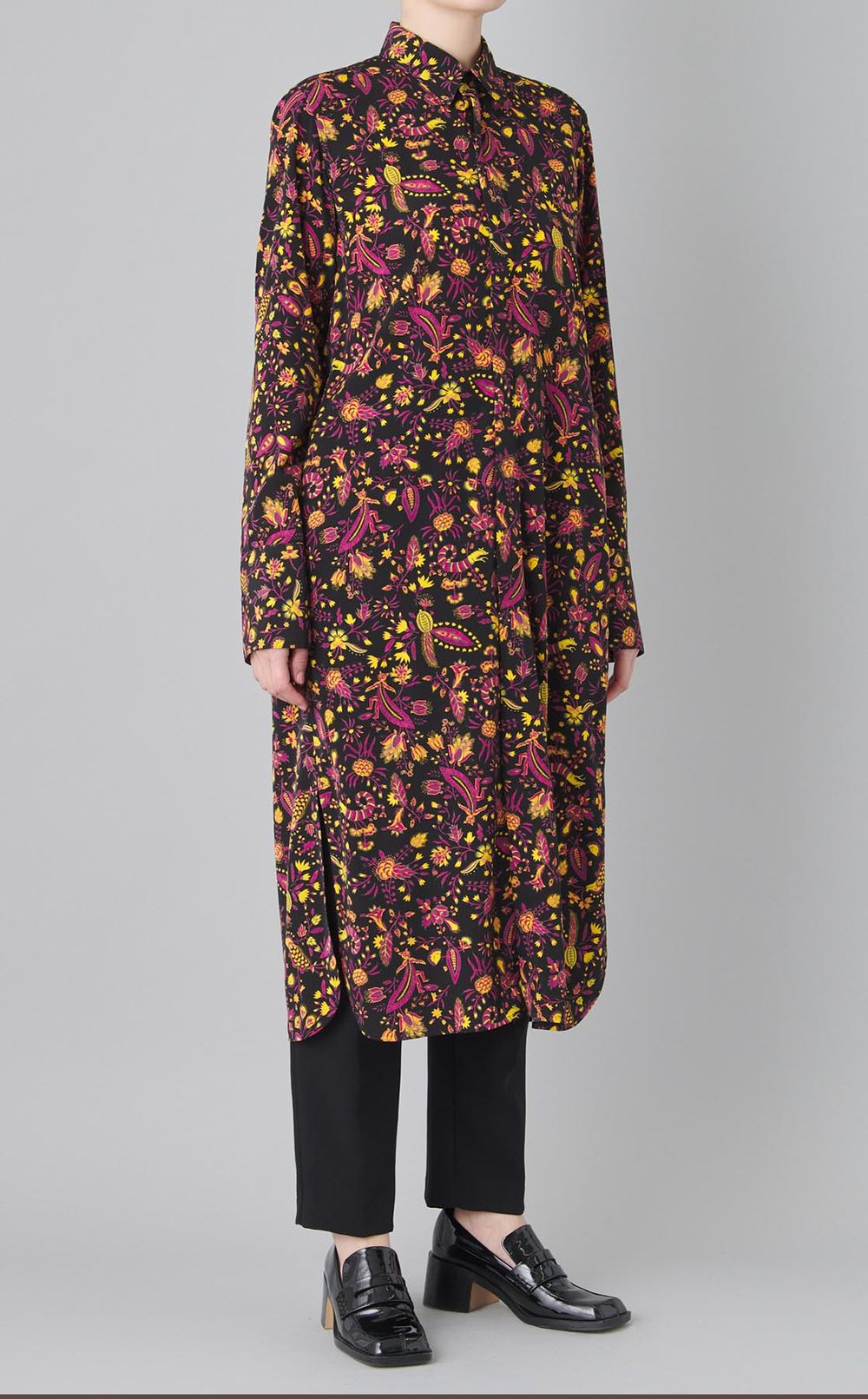 フラワープリン卜ロングシャツ