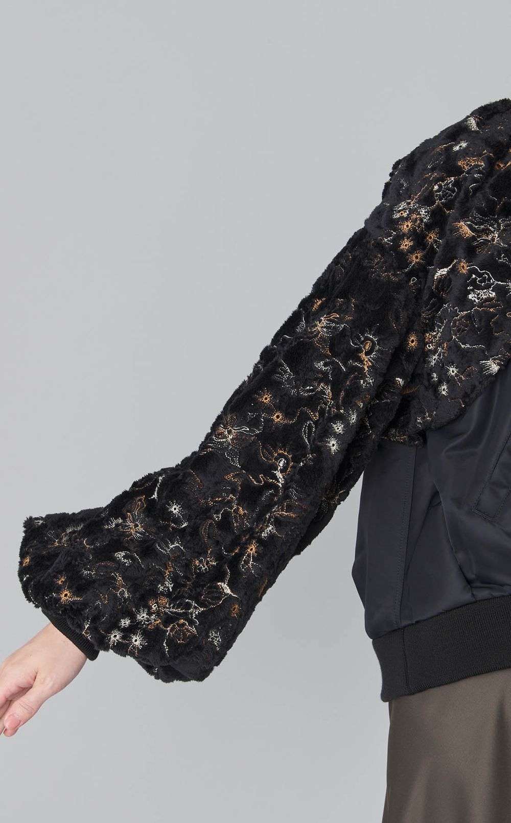 エンブロイダリーミリタリーブルゾン