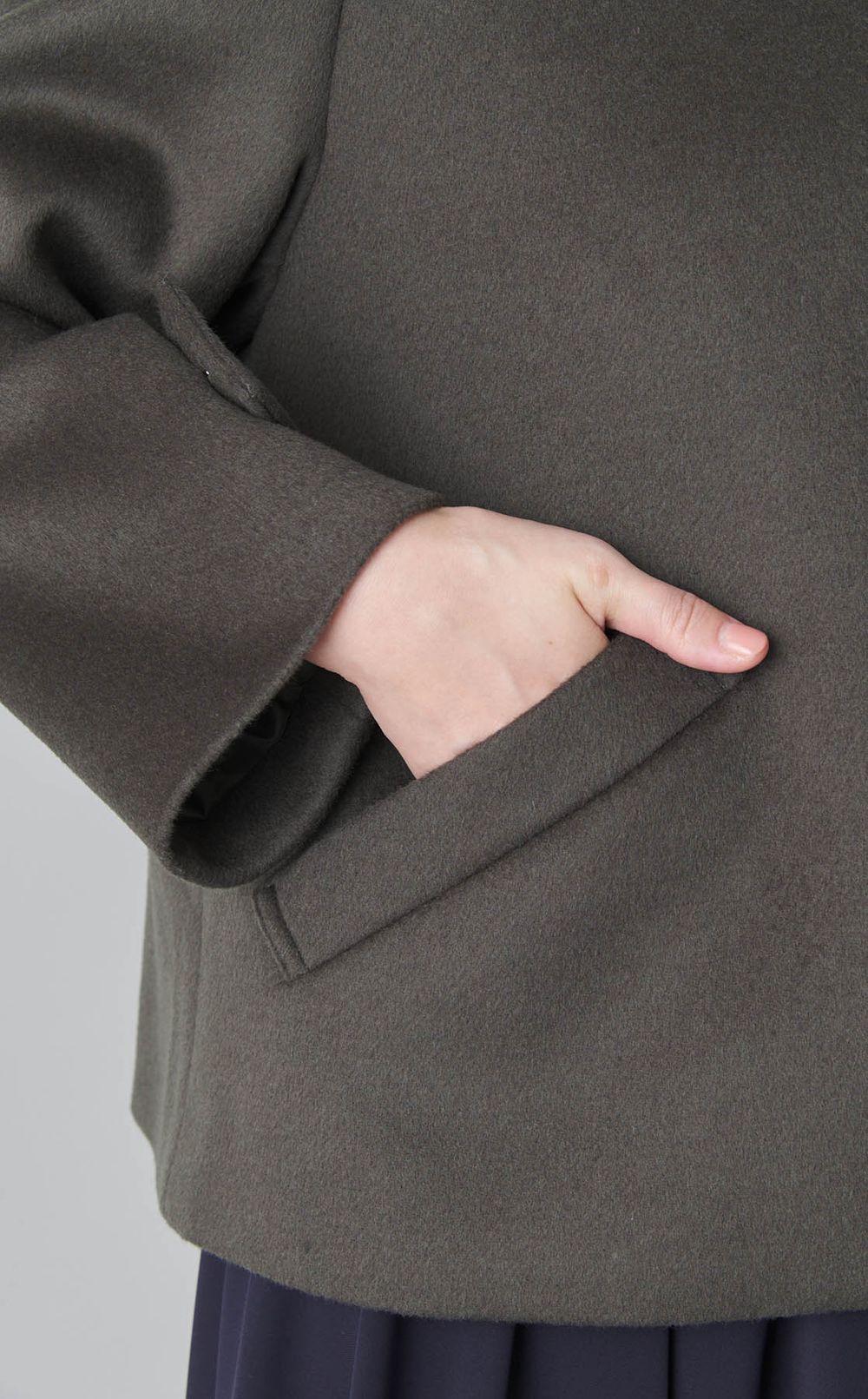 ノーカラーメルトンショートコート