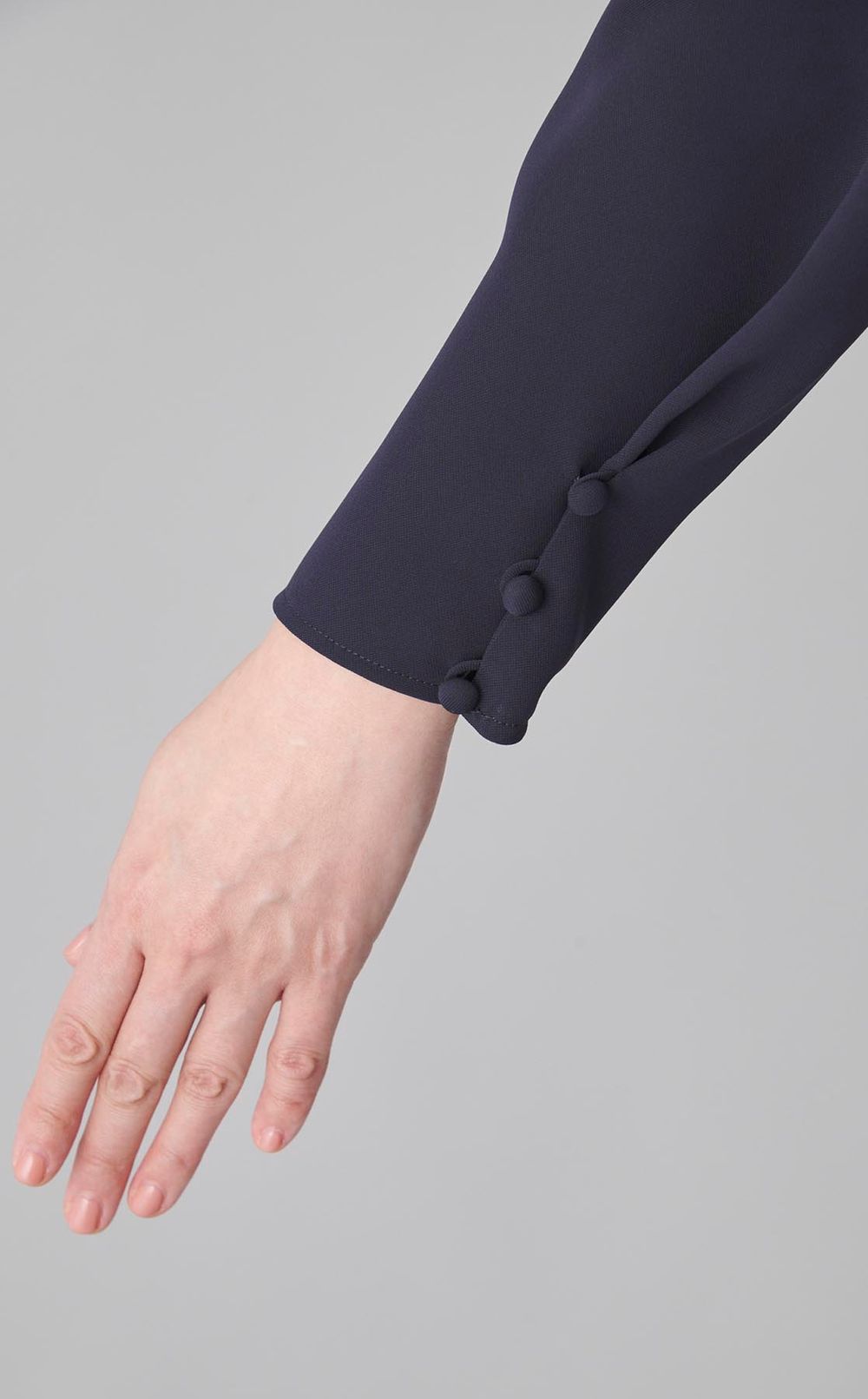 ピンタックVネックワンピース