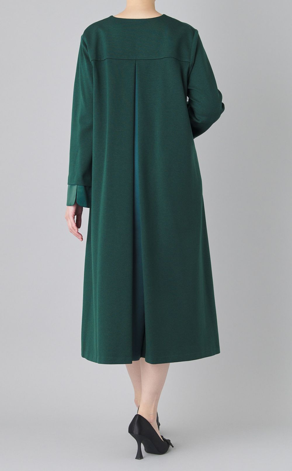 ストレッチポンチVネックワンピース