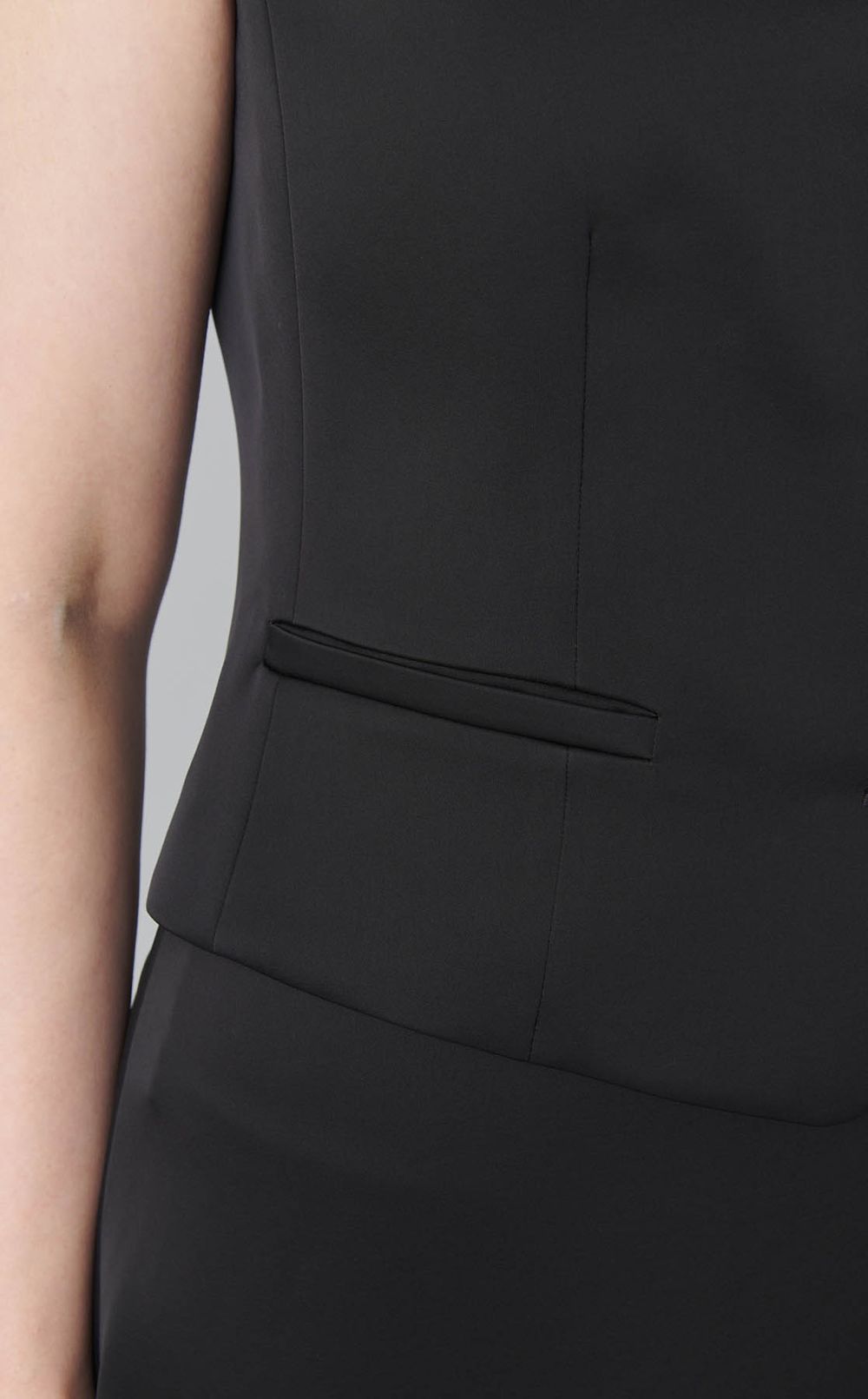 サテンボートネックベスト