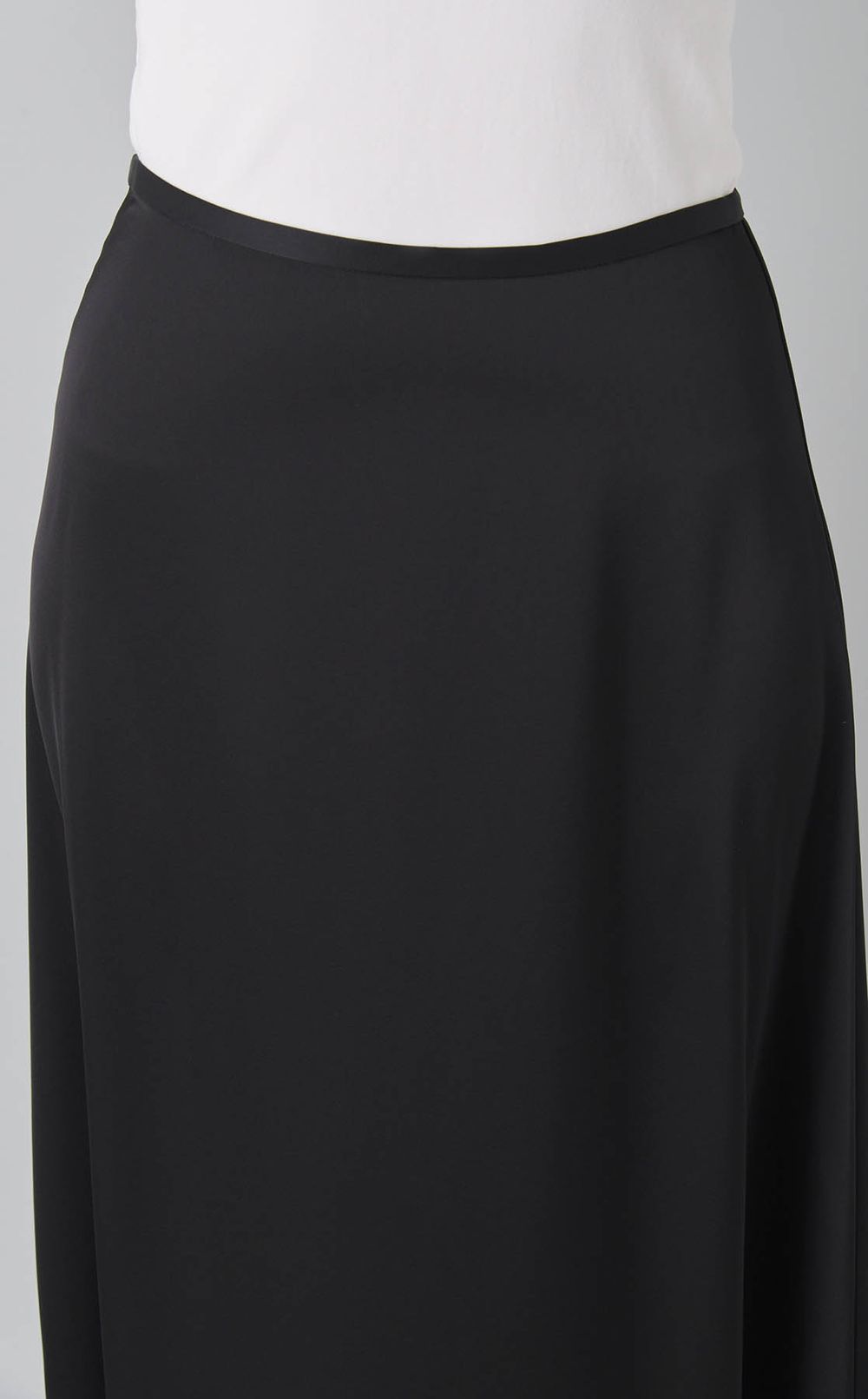 サテンAラインマキシスカート