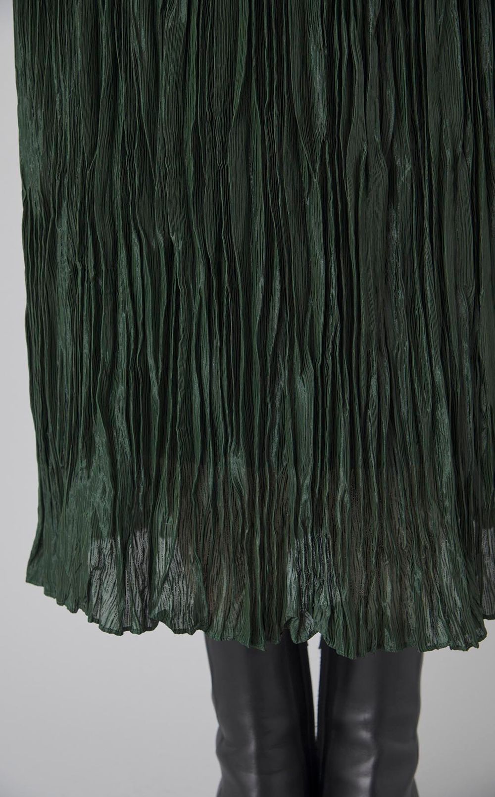 グロスプリーツスカート