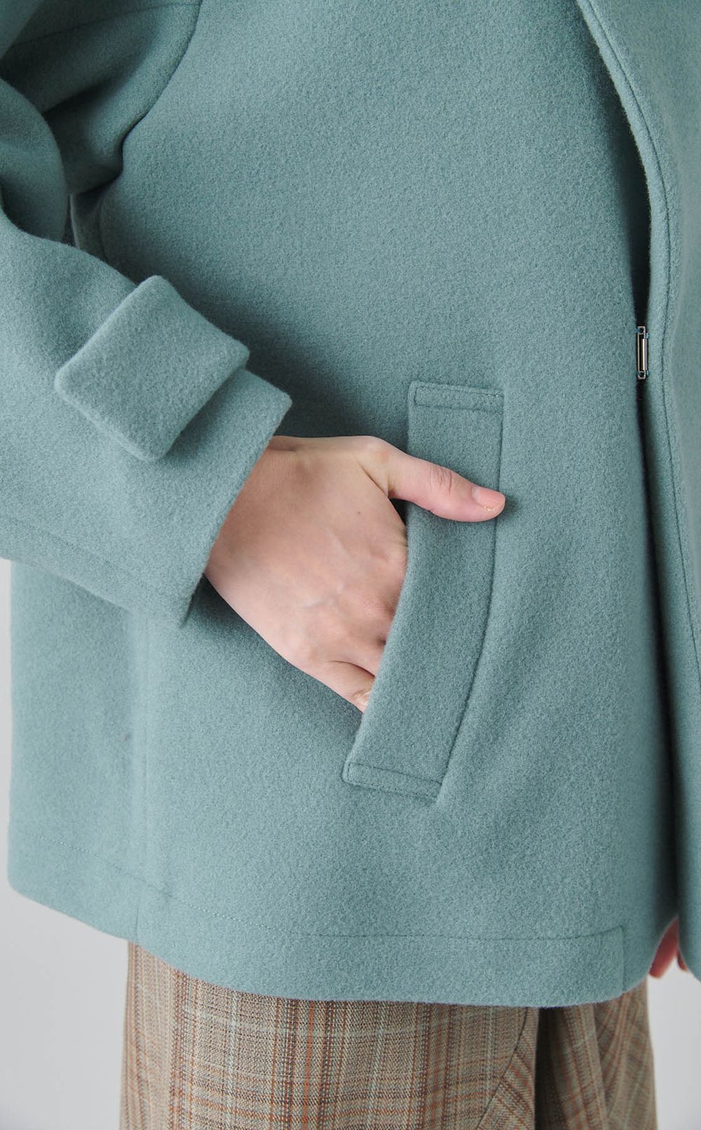 エンブロイダリーウールショートコート