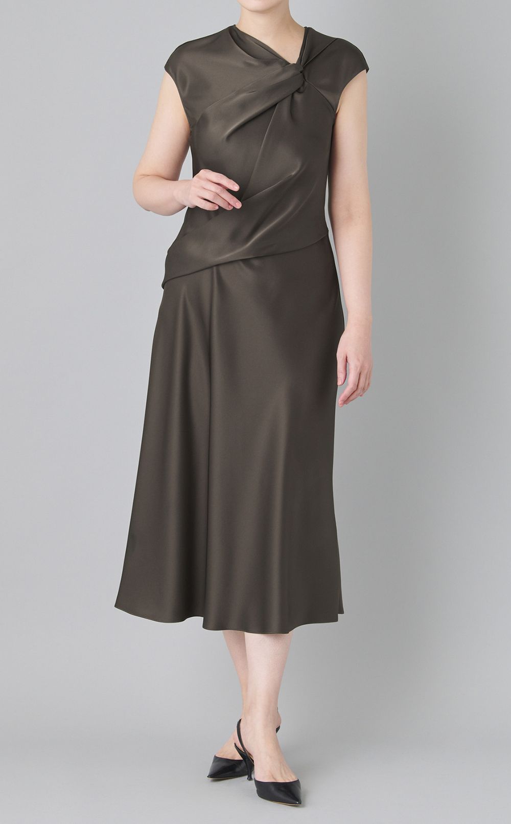 サテンツイルドレス