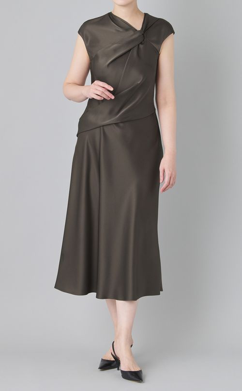 サテンツイルドレス