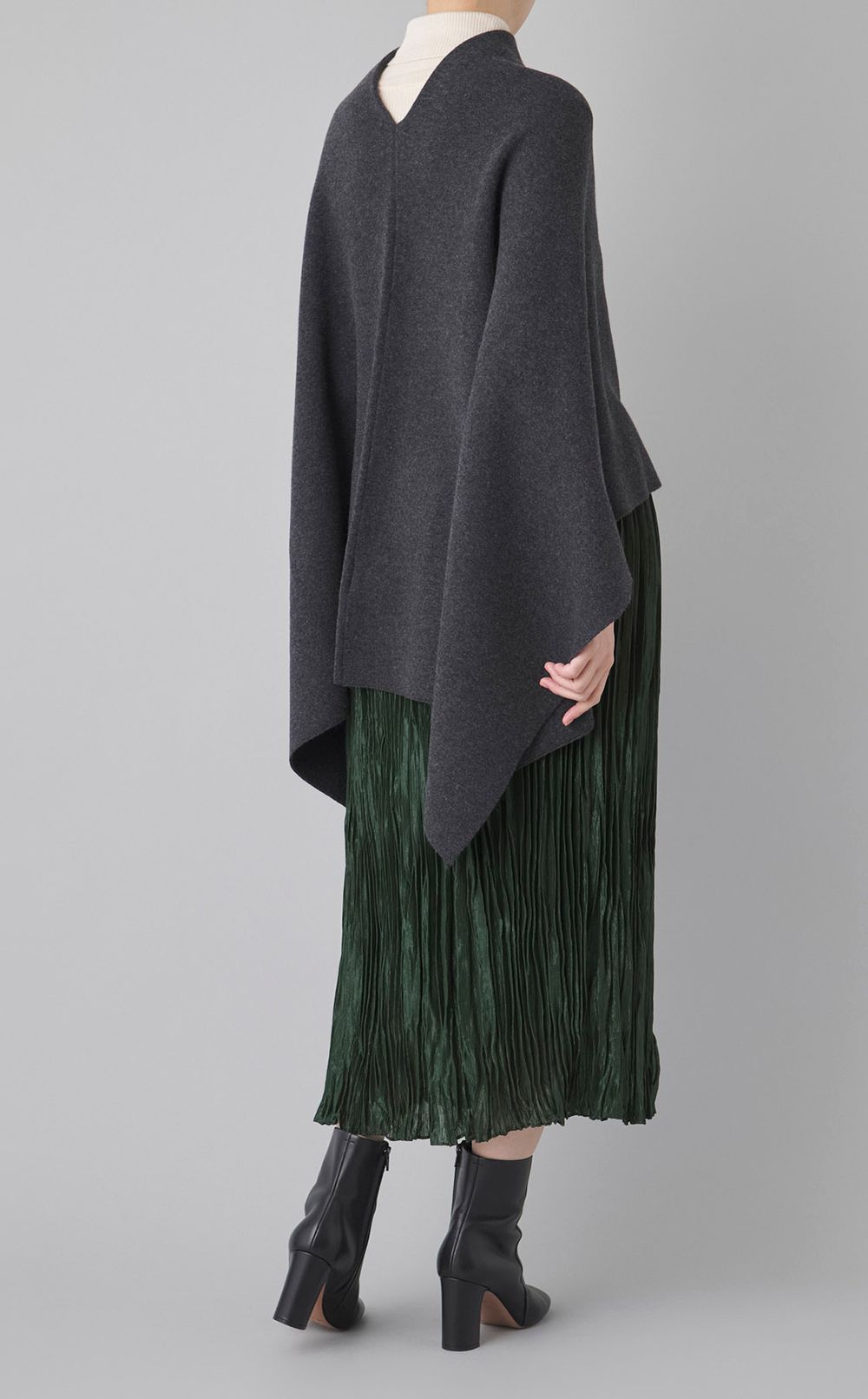 ウールドレープポンチョ