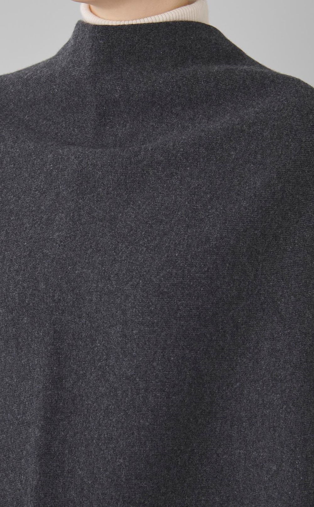 ウールドレープポンチョ