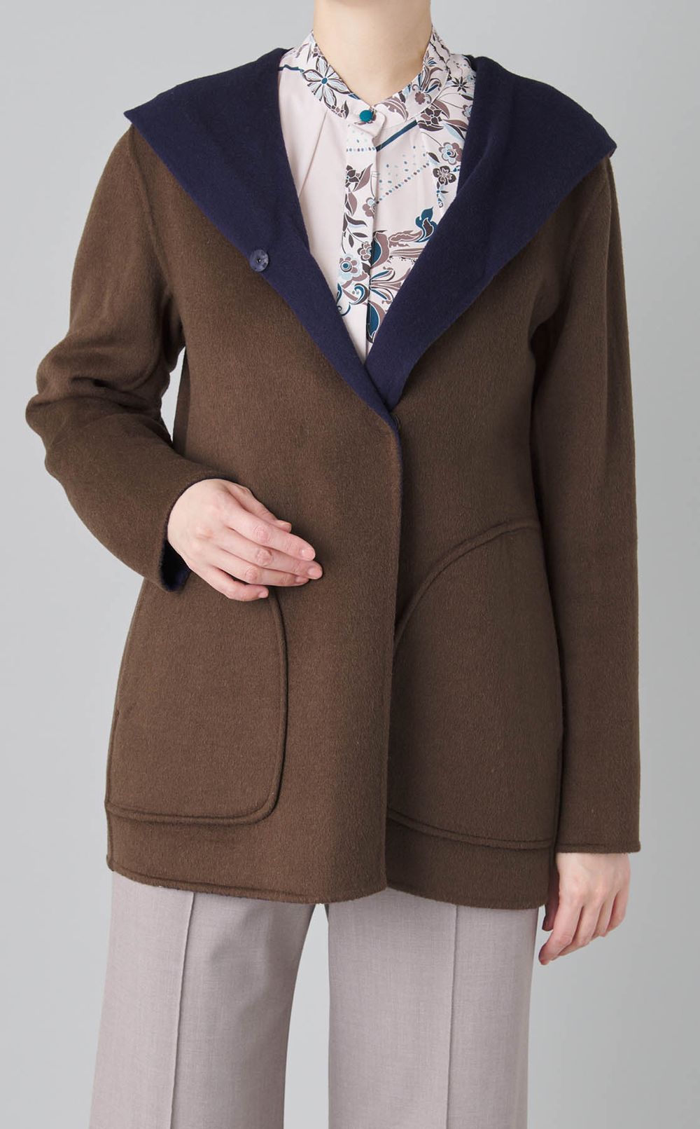 リバーシブルフーディコート