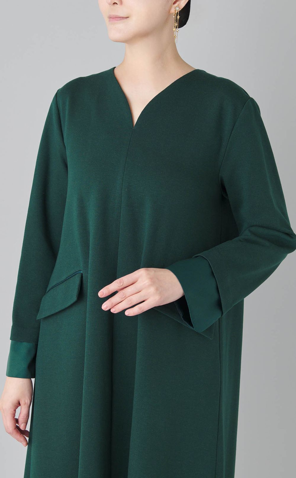 ストレッチポンチVネックワンピース