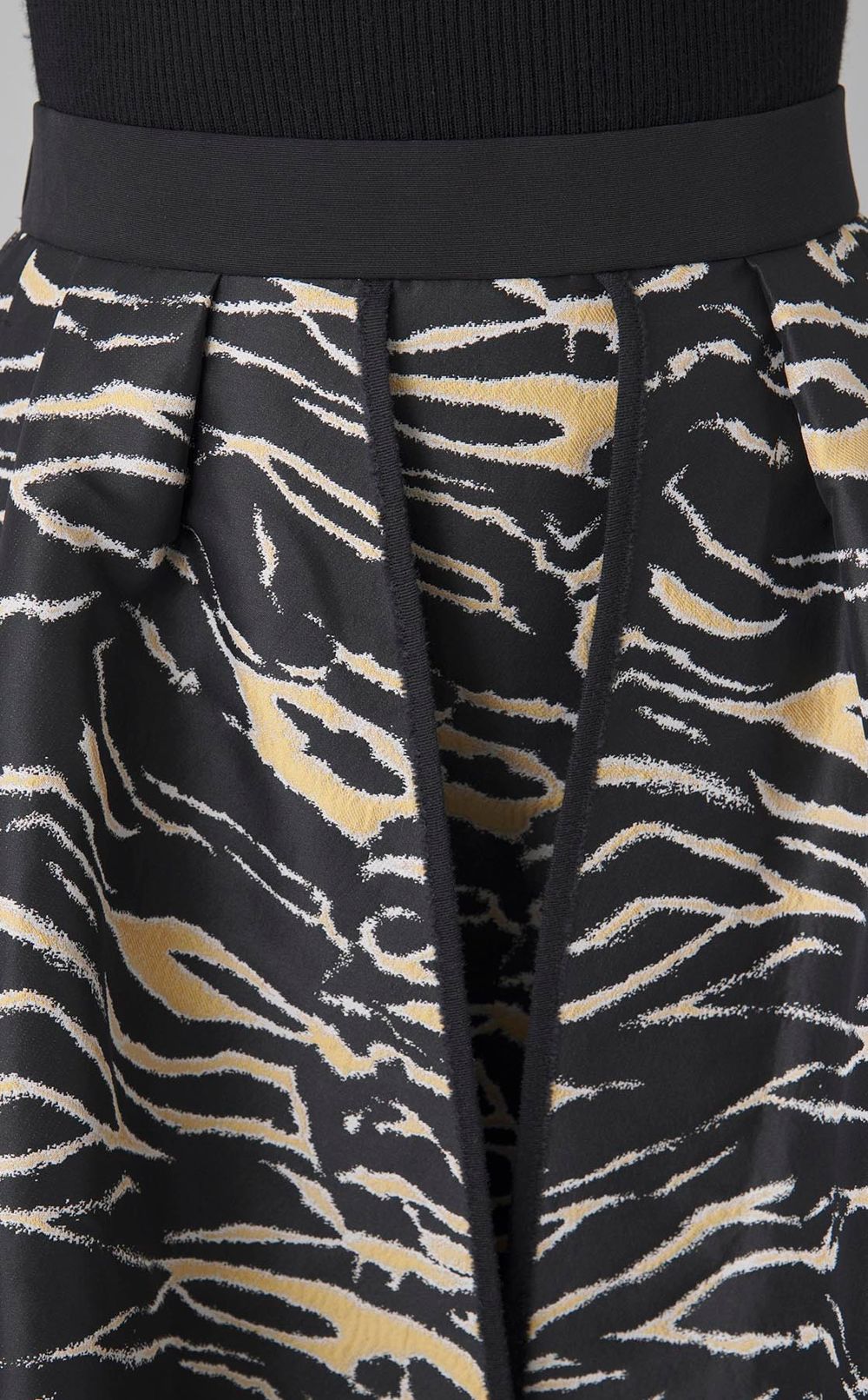 ゼブラジャガードフレアスカート
