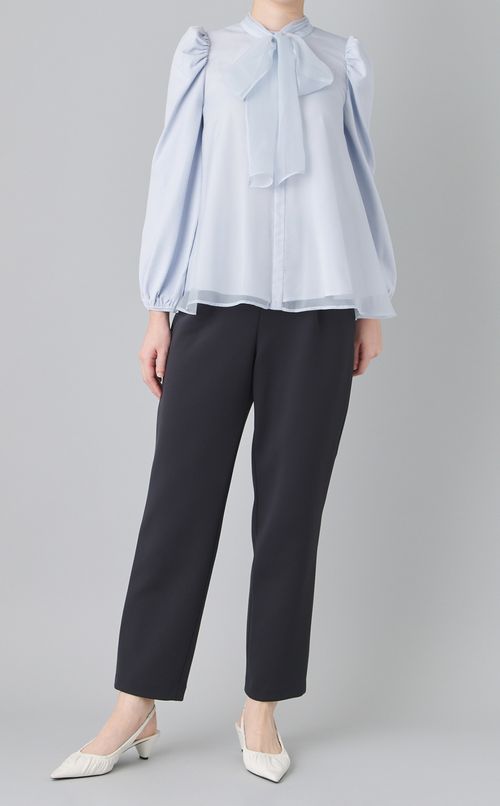 ストレッチテーパードパンツ